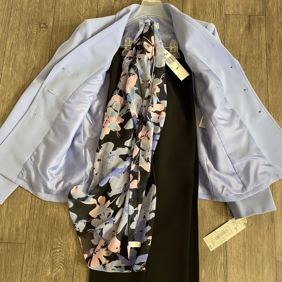 Le Suit Pant Suit, Women’s 2 pc; violet jacket w/black pants. Size 8Petite. NEW - Picture 6 of 13